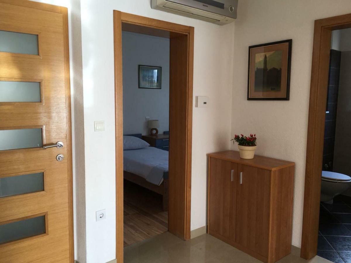 Apartments Marta ดูเช ภายนอก รูปภาพ